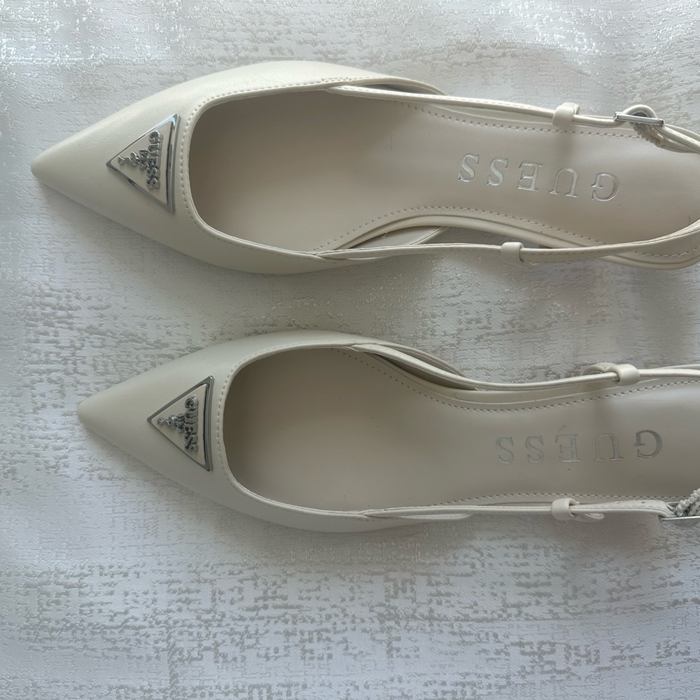 GUESS Women's Cream Slingback Flats